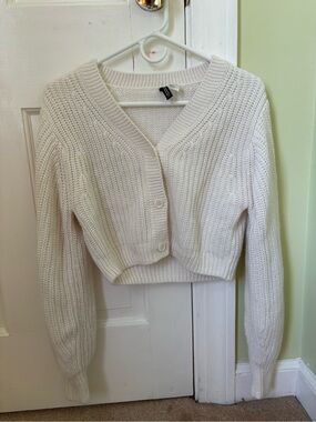 H&M Cream Cropped V-Neck Ribbed Cardigan